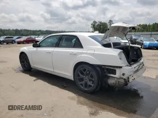 2021 Chrysler 300 S z VIN 2C3CCABGXMH549781, wystawiony jako Copart lot #53940825 z przebiegiem 128 366 mil mil oraz Szkoda całkowita • Salvage title. Historia ofert i sprzedaży dostępna na DreamBid. Obrazek 2.
