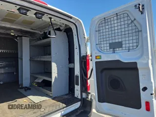 2017 Ford Transit z VIN 1FTYR1YM1HKB36417, wystawiony jako IAAI lot #42617602 z przebiegiem 96 942 mil mil oraz . Historia ofert i sprzedaży dostępna na DreamBid. Obrazek 21.