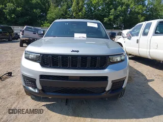 2023 Jeep Grand Cherokee Laredo z VIN 1C4RJKAG9P8865637, wystawiony jako IAAI lot #42682535 z przebiegiem 63 710 mil mil oraz . Historia ofert i sprzedaży dostępna na DreamBid. Obrazek 12.