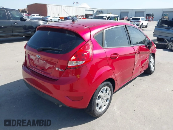 2012 Ford Fiesta SE z VIN 3FADP4EJ9CM140948, wystawiony jako IAAI lot #42301818 z przebiegiem 109 276 mil mil oraz . Historia ofert i sprzedaży dostępna na DreamBid. Obrazek 4.