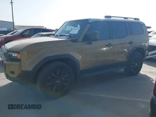 2024 Toyota Land Cruiser z VIN JTEABFAJ9RK012363, wystawiony jako IAAI lot #41859375 z przebiegiem 5 420 mil mil oraz . Historia ofert i sprzedaży dostępna na DreamBid. Obrazek 19.