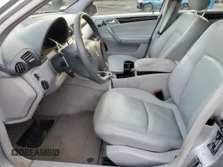 2003 Mercedes-Benz C 240 с VIN WDBRF81J63F401323, выставлен на аукционе Copart как лот 82829204 с пробегом 69 979 миль миль и Списание • Salvage title. История ставок и продаж доступна на DreamBid. Изображение 7.