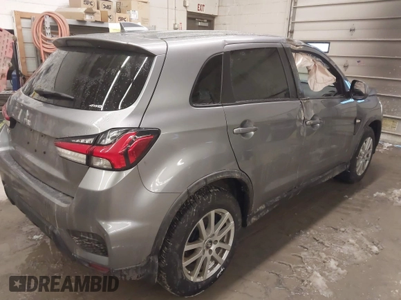 2022 Mitsubishi Outlander Sport ES with VIN JA4ARUAU3NU018733, listed as a IAAI auction lot 41320736 with 31,653 mi miles. Bid and sale history available at carsss.com. Image 4.
