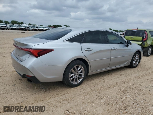 2019 Toyota Avalon XLE z VIN 4T1BZ1FB8KU005001, wystawiony jako Copart lot #54714005 z przebiegiem 62 169 mil mil oraz Czysty tytuł • Clean title. Historia ofert i sprzedaży dostępna na DreamBid. Obrazek 3.