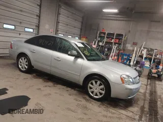 2005 Ford Five Hundred Limited with VIN 1FAFP251X5G108410, listed as a IAAI auction lot 41934529 with 118,202 mi miles. Bid and sale history available at carsss.com. Image 1.