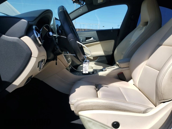 2019 Mercedes-Benz CLA 250 with VIN WDDSJ4EB1KN700712, listed as a Copart auction lot 49927195 with 86,833 mi miles and Salvage Title. Bid and sale history available at DreamBid. Image 7.