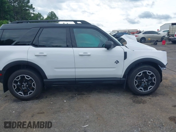 2025 Ford Bronco Sport Outer Banks with VIN 3FMCR9CN7SRE28578, listed as a IAAI auction lot 42355247 with 2,961 mi miles and . Bid and sale history available at DreamBid. Image 14.