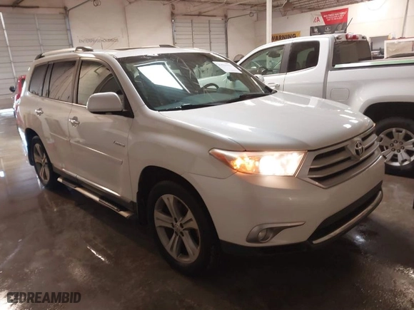 2011 Toyota Highlander Limited with VIN 5TDYK3EHXBS031334, listed as a IAAI auction lot 41521311 with 134,230 mi miles. Bid and sale history available at carsss.com. Image 1.
