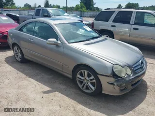 2006 Mercedes-Benz CLK-Class 3.5L with VIN WDBTJ56J66F193640, listed as a IAAI auction lot 40199929 with 49,024 mi miles. Bid and sale history available at carsss.com. Image 1.