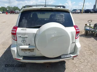 2010 Toyota RAV4 Limited с VIN 2T3DF4DV5AW078686, выставлен на аукционе IAAI как лот 42650924 с пробегом 200 491 миль миль и . История ставок и продаж доступна на DreamBid. Изображение 16.