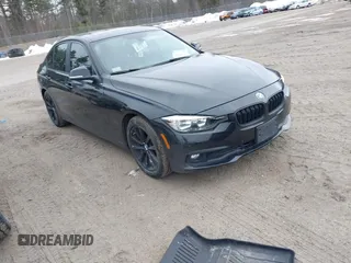 2016 BMW 3 Series 320i xDrive z VIN WBA8A3C54GK690632, wystawiony jako IAAI lot #41637167 z przebiegiem 89 374 mil mil oraz . Historia ofert i sprzedaży dostępna na DreamBid. Obrazek 1.
