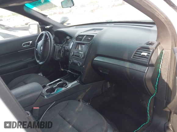 2016 Ford Utility Police Interceptor with VIN 1FM5K8AR5GGA86768, listed as a IAAI auction lot 42140734 with 115,820 mi miles. Bid and sale history available at carsss.com. Image 5.