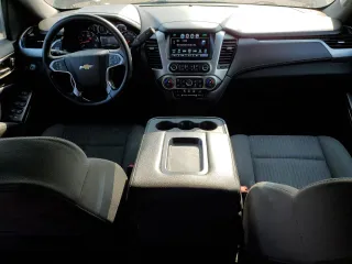 2017 Chevrolet Suburban LS z VIN 1GNSCGEC2HR133255, wystawiony jako Copart lot #60613875 z przebiegiem 212 868 mil mil oraz Czysty tytuł • Clean title. Historia ofert i sprzedaży dostępna na DreamBid. Obrazek 8.