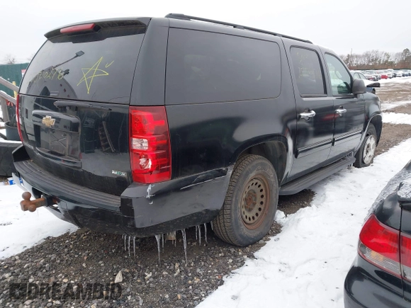 2010 Chevrolet Suburban LS with VIN 1GNUKHE37AR203811, listed as a IAAI auction lot 41304431 with Not provided miles and . Bid and sale history available at DreamBid. Image 4.