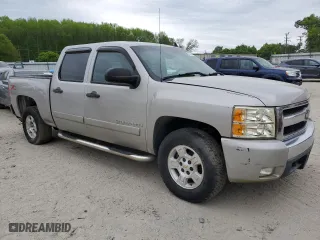 2007 Chevrolet Silverado 1500 LT w/1LT with VIN 2GCEC13C971597608, listed as a Copart auction lot 53245575 with 181,197 mi miles and Clean Title. Bid and sale history available at carsss.com. Image 4.