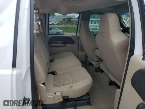2005 Ford F-250 XL с VIN 1FTSW21PX5EC66926, выставлен на аукционе Copart как лот 57723355 с пробегом 286 827 миль миль и Списание • Salvage title. История ставок и продаж доступна на DreamBid. Изображение 10.