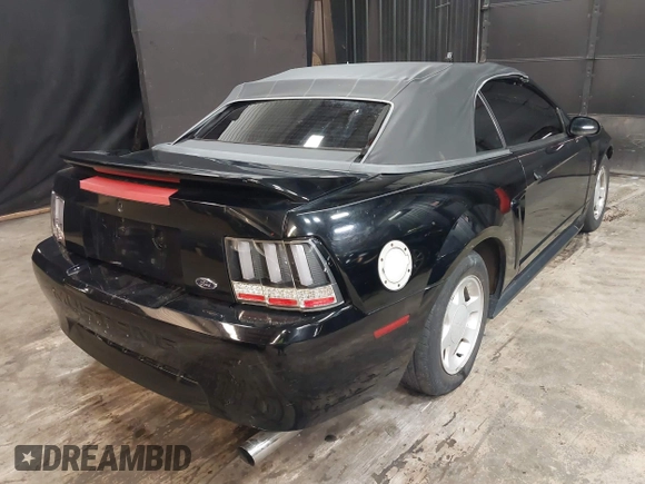 2000 Ford Mustang with VIN 1FAFP4448YF214730, listed as a IAAI auction lot 41467473 with 114,910 mi miles. Bid and sale history available at carsss.com. Image 4.