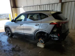 2025 Kia Seltos EX z VIN KNDERCAA3S7738051, wystawiony jako Copart lot #52481545 z przebiegiem 2 106 mil mil oraz Szkoda całkowita • Salvage title. Historia ofert i sprzedaży dostępna na DreamBid. Obrazek 2.
