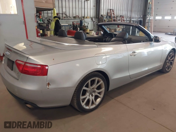 2011 Audi A5 Premium z VIN WAUCFAFH9BN010978, wystawiony jako IAAI lot #42245571 z przebiegiem 97 533 mil mil oraz . Historia ofert i sprzedaży dostępna na DreamBid. Obrazek 4.