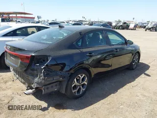 2021 Kia Forte LXS z VIN 3KPF24AD2ME338591, wystawiony jako IAAI lot #42231929 z przebiegiem 86 008 mil mil oraz . Historia ofert i sprzedaży dostępna na DreamBid. Obrazek 4.