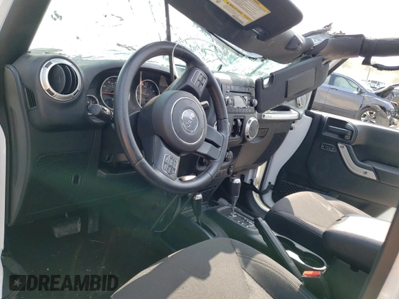 2018 Jeep Wrangler JK Unlimited Sahara with VIN 1C4BJWEG7JL856975, listed as a Copart auction lot 59562484 with 101,419 mi miles and Salvage Title. Bid and sale history available at carsss.com. Image 8.