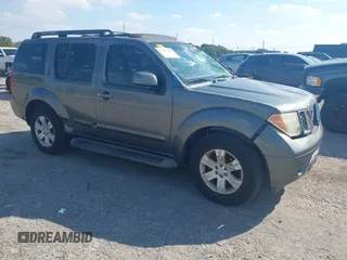 2006 Nissan Pathfinder SE z VIN 5N1AR18UX6C605346, wystawiony jako IAAI lot #41463602 z przebiegiem 221 026 mil mil oraz . Historia ofert i sprzedaży dostępna na DreamBid. Obrazek 1.