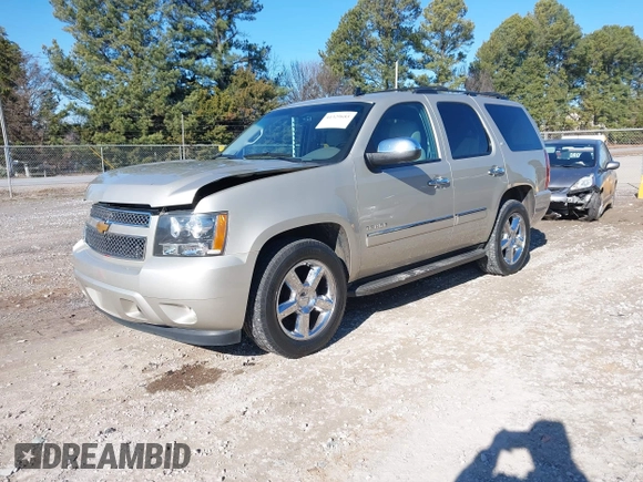 2014 Chevrolet Tahoe LTZ z VIN 1GNSCCE05ER223171, wystawiony jako IAAI lot #41329685 z przebiegiem 150 328 mil mil oraz . Historia ofert i sprzedaży dostępna na DreamBid. Obrazek 17.