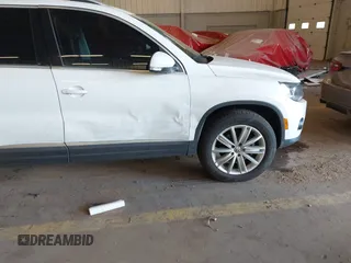 2012 Volkswagen Tiguan S z VIN WVGBV7AXXCW572690, wystawiony jako IAAI lot #42074464 z przebiegiem 133 049 mil mil oraz . Historia ofert i sprzedaży dostępna na DreamBid. Obrazek 13.