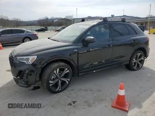 2024 Audi Q3 S line Premium Plus z VIN WA1EEDF30R1151101, wystawiony jako Copart lot #49081385 z przebiegiem 4995 mil mil oraz Tytuł czysty. Historia ofert i sprzedaży dostępna na DreamBid. Obrazek 1.