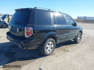 2008 Honda Pilot VP with VIN 5FNYF18238B049364, listed as a IAAI auction lot 41416071 with 170,384 mi miles. Bid and sale history available at carsss.com. Image 4.
