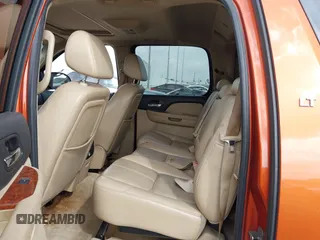 2008 Chevrolet Avalanche LTZ z VIN 3GNEC12J48G216702, wystawiony jako IAAI lot #41753596 z przebiegiem 299 925 mil mil oraz . Historia ofert i sprzedaży dostępna na DreamBid. Obrazek 8.