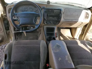 2000 Ford Explorer XLT with VIN 1FMZU63E7YZB87715, listed as a Copart auction lot 43539135 with 233,743 mi miles and Clean title. Bid and sale history available at DreamBid. Image 8.