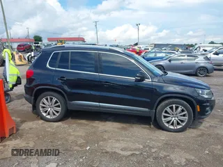 2015 Volkswagen Tiguan SE с VIN WVGAV7AX7FW510549, выставлен на аукционе IAAI как лот 42652715 с пробегом 152 488 миль миль и . История ставок и продаж доступна на DreamBid. Изображение 13.