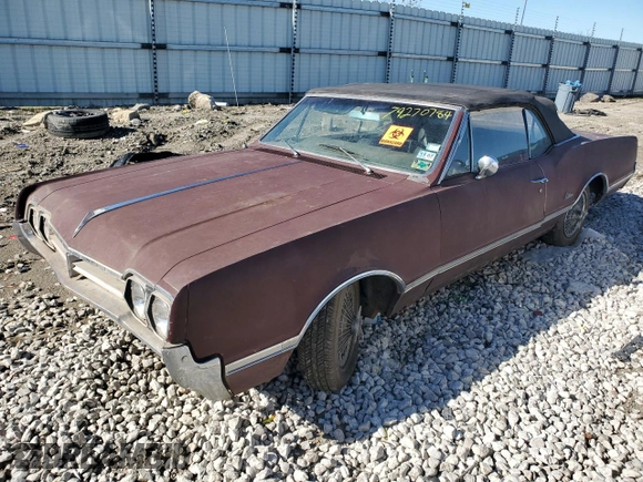 1966 Oldsmobile Cutlass z VIN 338676M278597, wystawiony jako Copart lot #79270784 z przebiegiem 66 981 mil mil oraz Tytuł czysty. Historia ofert i sprzedaży dostępna na DreamBid. Obrazek 1.