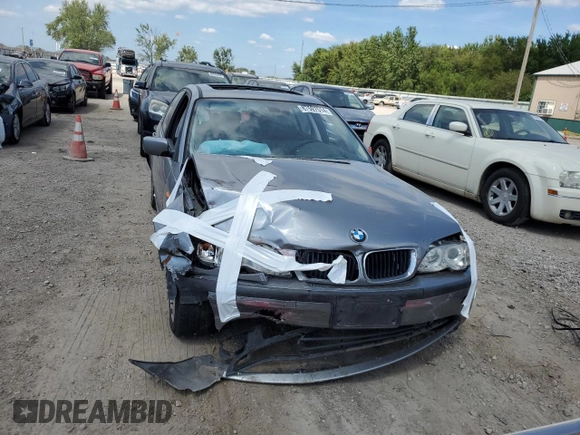 2005 BMW 3 Series 325i with VIN WBAEV33495KX10532, listed as a Copart auction lot 67597514 with 0 mi miles and Salvage Title. Bid and sale history available at carsss.com. Image 5.