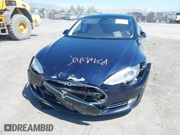 2014 Tesla Model S 60 with VIN 5YJSA1H12EFP46760, listed as a IAAI auction lot 42344596 with 106,252 mi miles and . Bid and sale history available at DreamBid. Image 6.