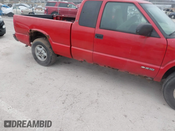2002 Chevrolet S-10 LS with VIN 1GCDT19W928196725, listed as a IAAI auction lot 41460012 with 191,621 mi miles. Bid and sale history available at carsss.com. Image 6.