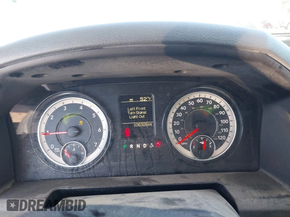 2017 Ram 1500 Tradesman z VIN 3C6JR6DT5HG548561, wystawiony jako IAAI lot #41630666 z przebiegiem 106 326 mil mil oraz . Historia ofert i sprzedaży dostępna na DreamBid. Obrazek 7.