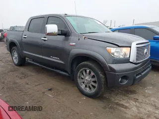 2012 Toyota Tundra 4WD Truck LTD with VIN 5TFHW5F17CX211075, listed as a IAAI auction lot 41510976 with 204,930 mi miles. Bid and sale history available at carsss.com. Image 1.