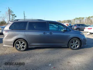2012 Toyota Sienna SE with VIN 5TDXK3DC9CS189005, listed as a IAAI auction lot 41482337 with 267,618 mi miles. Bid and sale history available at carsss.com. Image 13.