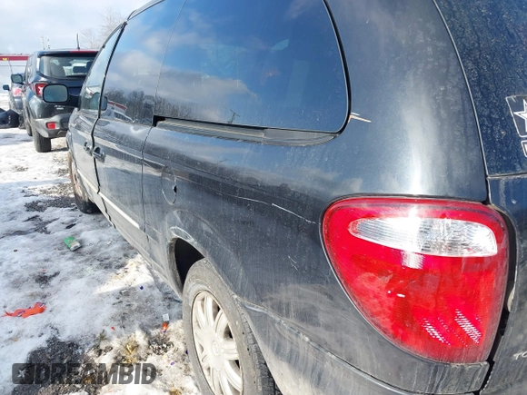 2004 Chrysler Town & Country Touring with VIN 2C4GP54L44R518281, listed as a IAAI auction lot 41397524 with 299,909 mi miles and . Bid and sale history available at DreamBid. Image 6.