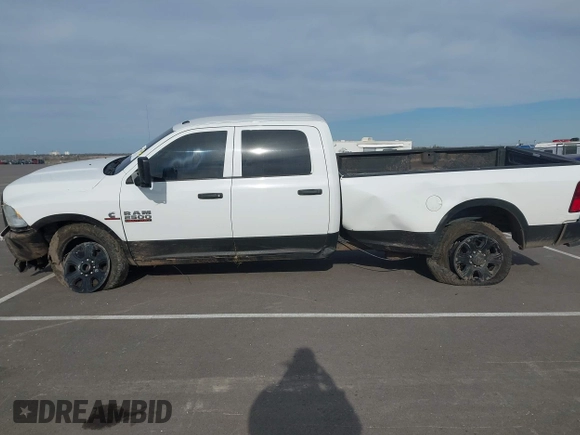 2014 Ram 2500 Tradesman with VIN 3C6UR5HL9EG123521, listed as a IAAI auction lot 42142310 with 95,968 mi miles and . Bid and sale history available at DreamBid. Image 14.