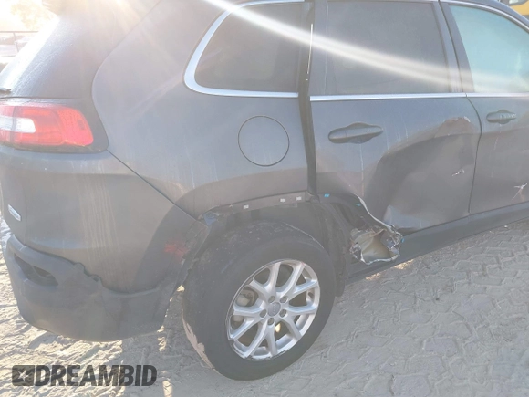 2018 Jeep Cherokee Latitude Plus z VIN 1C4PJLLB5JD538858, wystawiony jako IAAI lot #41752157 z przebiegiem 134 199 mil mil oraz . Historia ofert i sprzedaży dostępna na DreamBid. Obrazek 6.