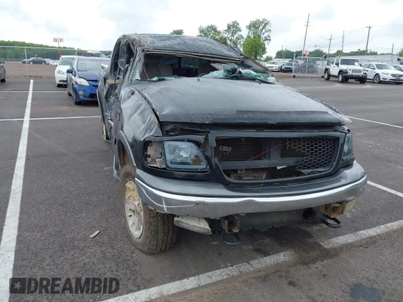 2002 Ford F-150 XL с VIN 1FTRX18L32KB55981, выставлен на аукционе IAAI как лот 42657550 с пробегом Не указан миль и . История ставок и продаж доступна на DreamBid. Изображение 1.