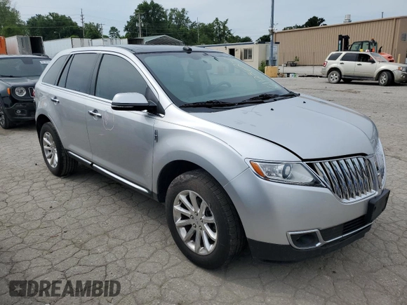 2014 Lincoln MKX with VIN 2LMDJ6JK4EBL05749, listed as a Copart auction lot 61123624 with 172,912 mi miles and Salvage Title. Bid and sale history available at carsss.com. Image 4.