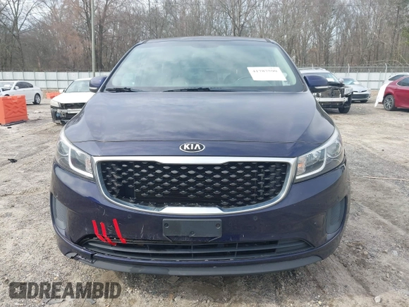 2018 Kia Sedona LX with VIN KNDMB5C15J6352017, listed as a IAAI auction lot 41787590 with 110,159 mi miles. Bid and sale history available at carsss.com. Image 13.