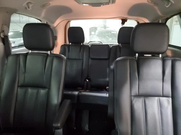 2014 Chrysler Town & Country Touring with VIN 2C4RC1BG5ER293177, listed as a Copart auction lot 44735055 with 115,211 mi miles and Salvage Title. Bid and sale history available at carsss.com. Image 10.