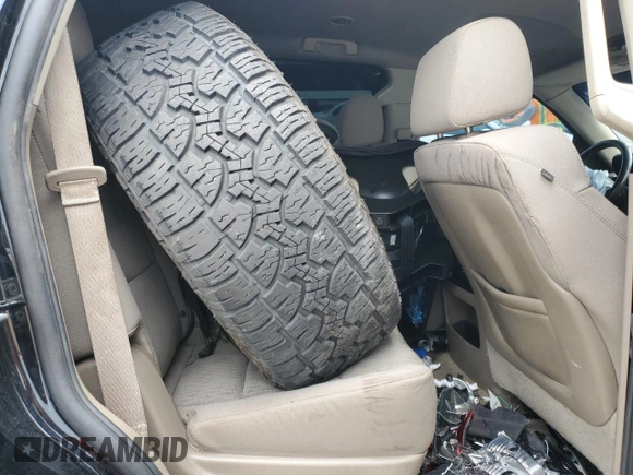 2015 Chevrolet Tahoe LS with VIN 1GNSCAKC5FR308614, listed as a Copart auction lot 60138355 with 145,797 mi miles and Salvage title. Bid and sale history available at DreamBid. Image 10.