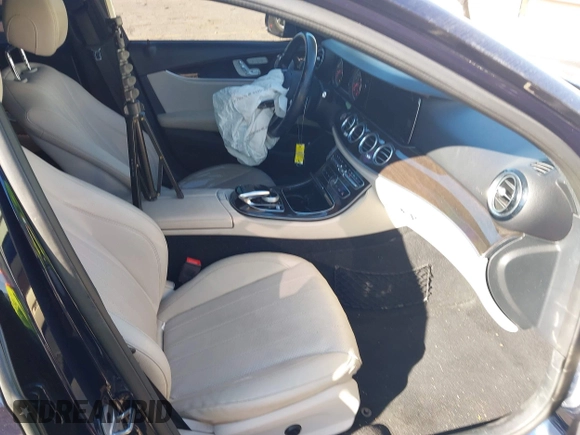 2019 Mercedes-Benz E 300 with VIN WDDZF4JB5KA523255, listed as a IAAI auction lot 41731107 with 22,065 mi miles and . Bid and sale history available at DreamBid. Image 5.