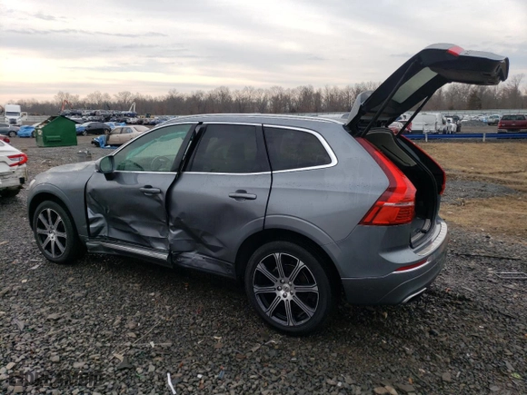 2021 Volvo XC60 Inscription with VIN YV4102RL3M1860596, listed as a Copart auction lot 47239585 with 39,830 mi miles and Salvage Title. Bid and sale history available at carsss.com. Image 2.